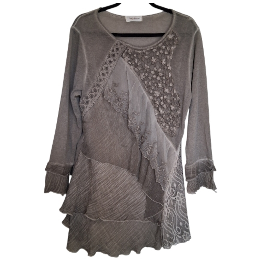 ​Simply Couture Grey Mixed Media Lace Ruffle Tunic Top